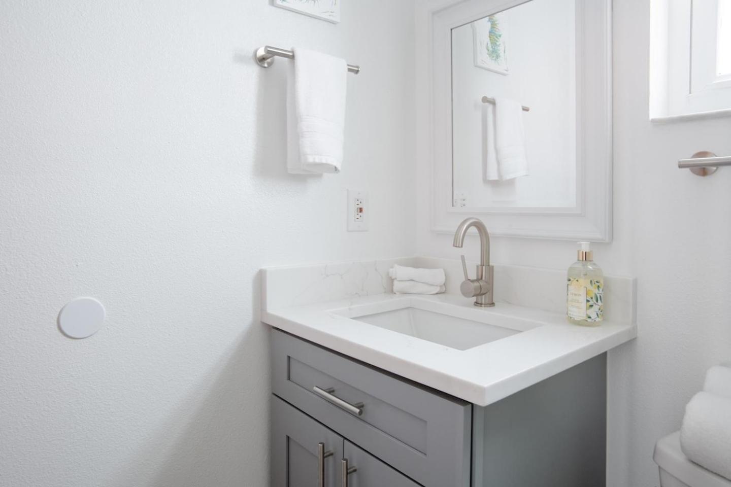 Walk Everywhere! 1-Bedroom Gem In Downtown Hub New Port Richey Zewnętrze zdjęcie