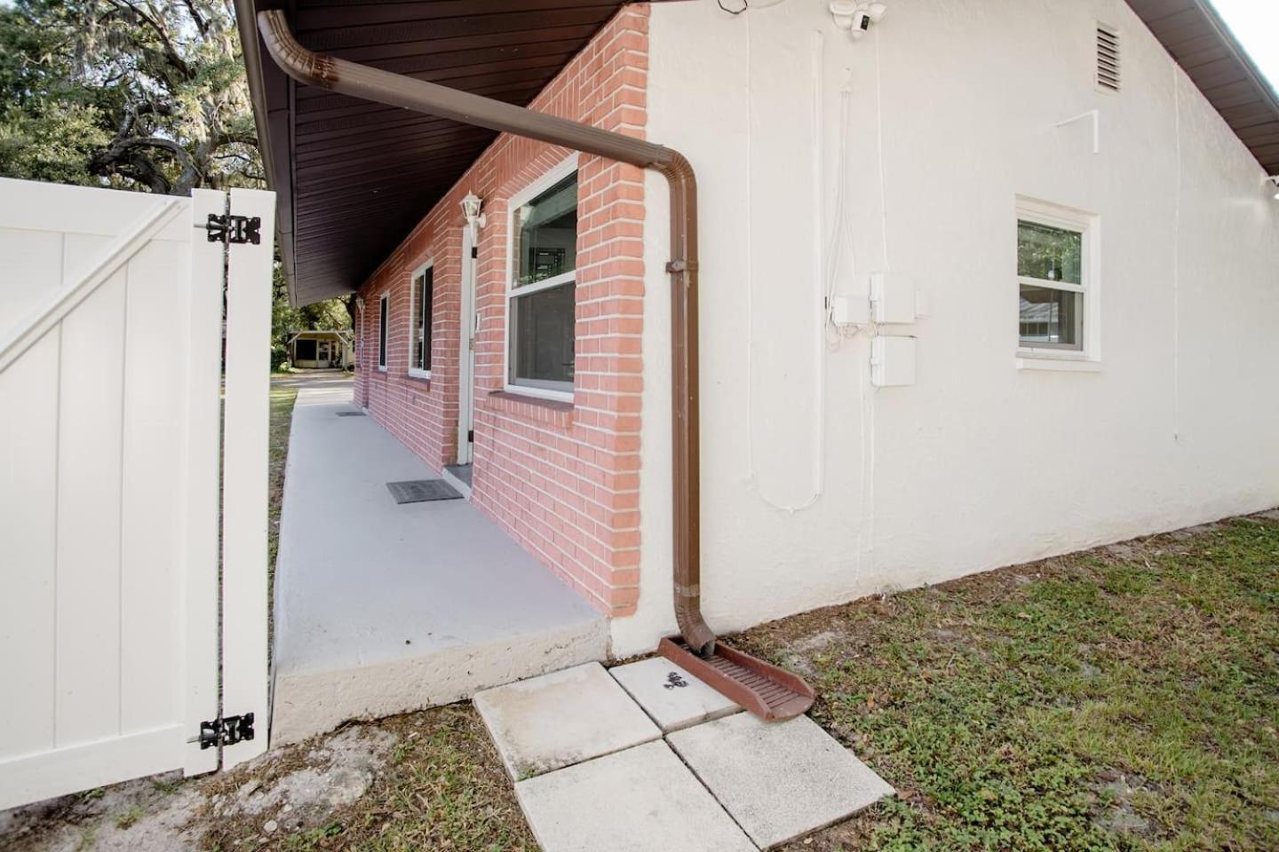 Walk Everywhere! 1-Bedroom Gem In Downtown Hub New Port Richey Zewnętrze zdjęcie