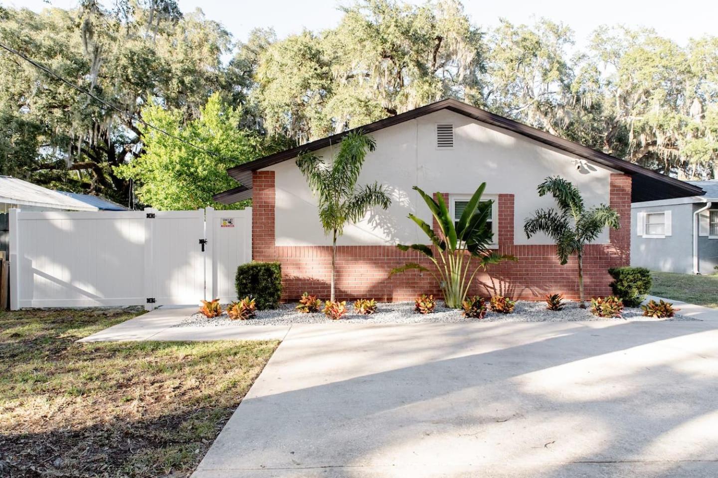 Walk Everywhere! 1-Bedroom Gem In Downtown Hub New Port Richey Zewnętrze zdjęcie